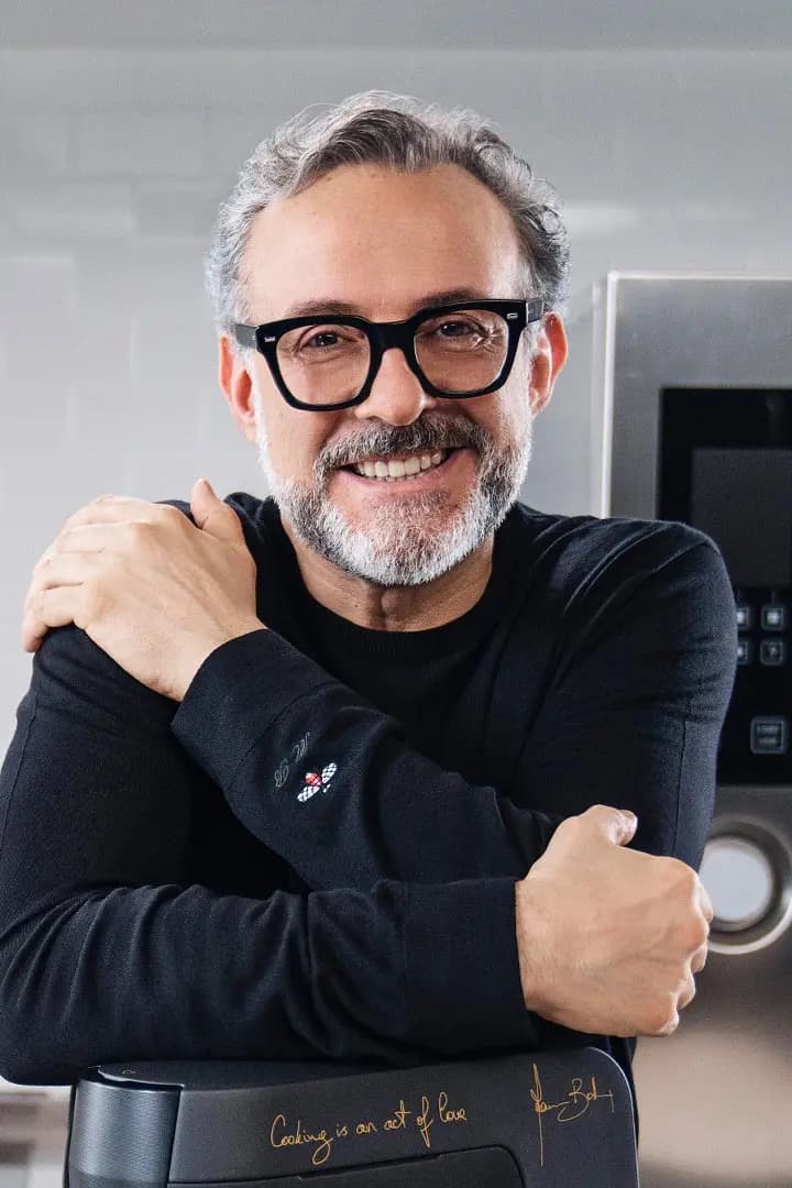 Chef teaching restaurant recipes at home